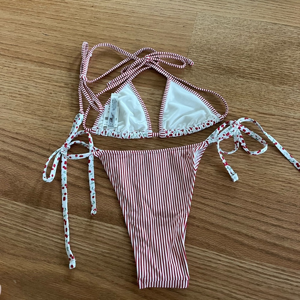Frankie’s bikinis set - Picture 2 of 2